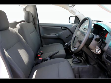 2026-Isuzu-D-Max-250-HO-Fleetside-Safety-Single-Cab_6