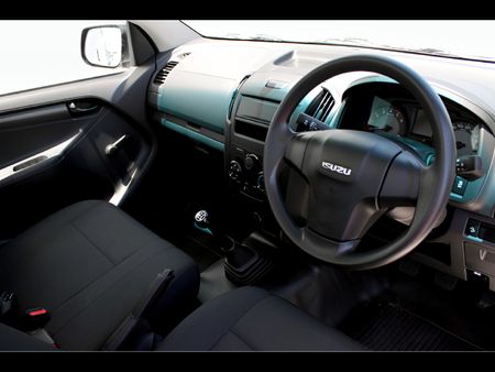 2026-Isuzu-D-Max-250-HO-Fleetside-Safety-Single-Cab_8