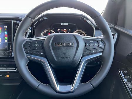 2026-Isuzu-D-Max-30-DDI-V-Cross-HR-Auto-Double-Cab_18