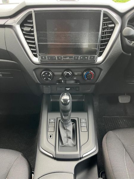 2026-Isuzu-D-Max-19-DDI-HR-LS-Auto-Double-Cab_14