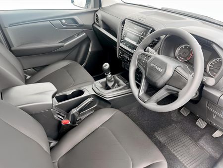 2026-Isuzu-D-Max-19-DDI-L-4x4-Double-Cab_12