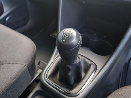 2025-Volkswagen-Polo-Vivo-14_12
