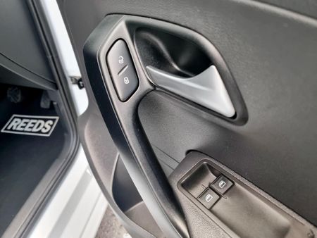 2025-Volkswagen-Polo-Vivo-14_14