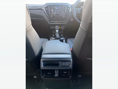 2026-Isuzu-D-Max-30-DDI-V-Cross-4x4-Auto-Double-Cab_20