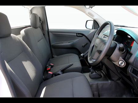 2026-Isuzu-D-Max-250C-Fleetside-Single-Cab_9