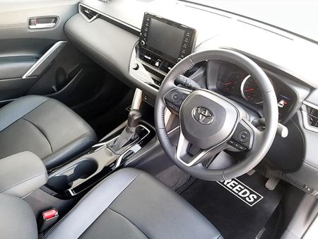 2022-Toyota-Corolla-Cross-18-XS_9