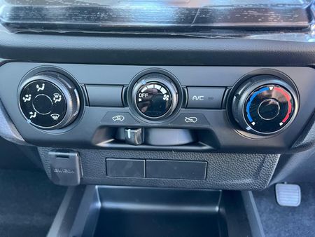 2026-Isuzu-D-Max-19-DDI-HR-L-Single-Cab_14