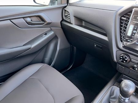2026-Isuzu-D-Max-19-DDI-HR-L-Single-Cab_15