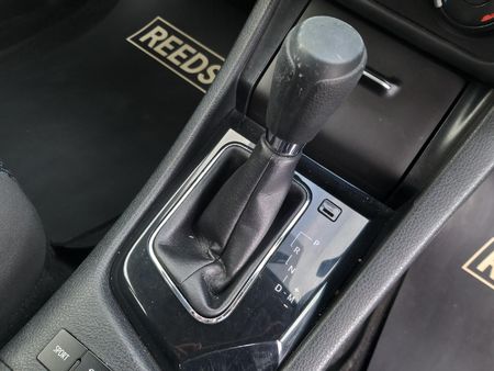 2024-Toyota-Corolla-Quest-18-Auto_12