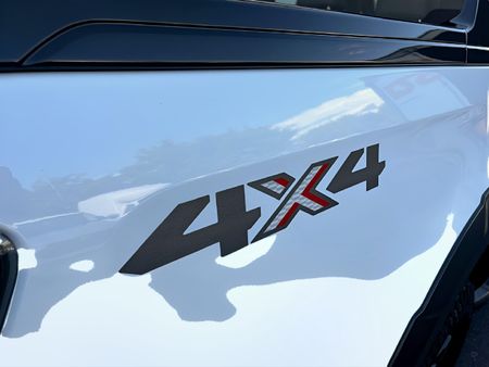 2026-Isuzu-D-Max-30-DDI-V-Cross-4x4-Auto-Double-Cab_11