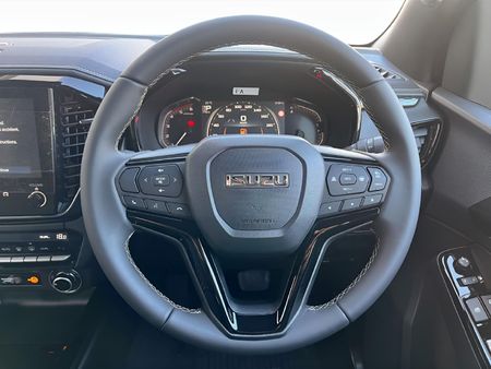 2026-Isuzu-D-Max-30-DDI-V-Cross-4x4-Auto-Double-Cab_16