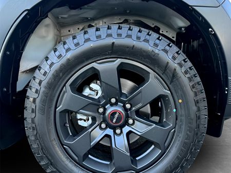 2026-Isuzu-D-Max-30-DDI-V-Cross-4x4-Auto-Double-Cab_8