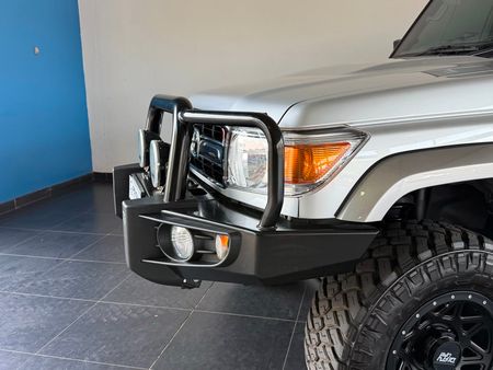 2021-Toyota-Land-Cruiser-79-40-Double-Cab_11