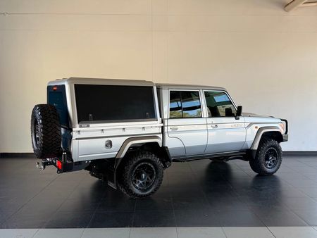 2021-Toyota-Land-Cruiser-79-40-Double-Cab_5