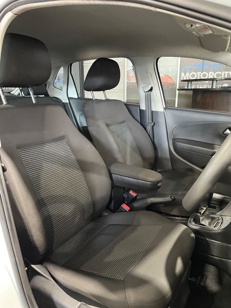 2019-Volkswagen-Polo-Vivo-14-Trendline-5-dr_7