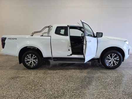 2026-Isuzu-D-Max-30-DDI-LSE-4x4-Auto-E-Cab_4