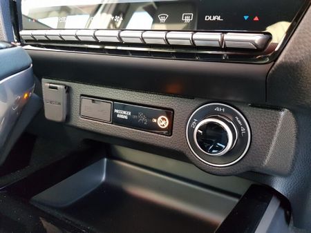 2026-Isuzu-D-Max-30-DDI-LSE-4x4-Auto-E-Cab_17