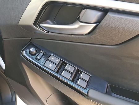 2026-Isuzu-D-Max-30-DDI-LSE-4x4-Auto-Double-Cab_13