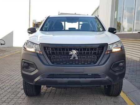 2026-Peugeot-Landtrek-19D-Professional-Double-Cab_3