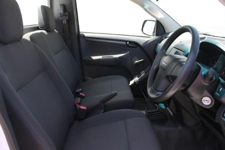 2026-Isuzu-D-Max-250-HO-Fleetside-Safety-Single-Cab_10