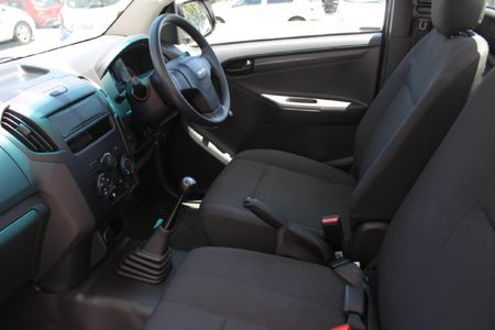 2026-Isuzu-D-Max-250-HO-Fleetside-Safety-Single-Cab_12