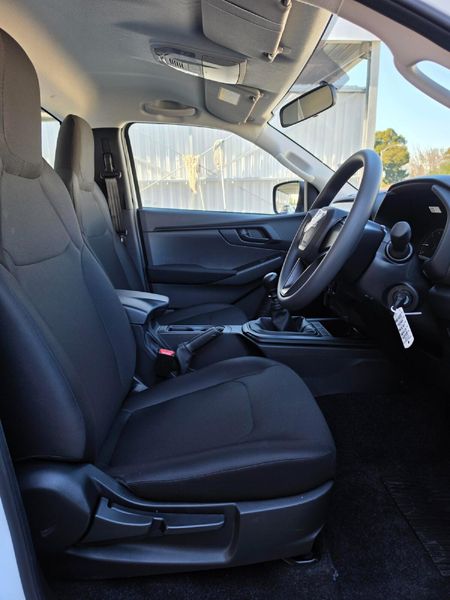 2026-Isuzu-D-Max-19-DDI-HR-L-Single-Cab_9