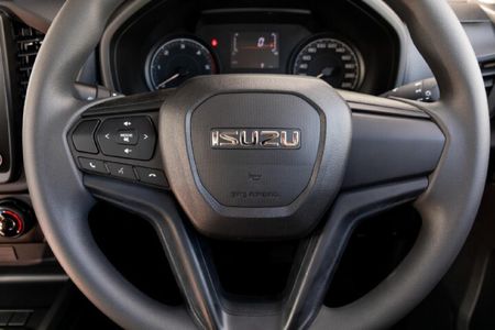 2026-Isuzu-D-Max-19-DDI-HR-L-Single-Cab_13