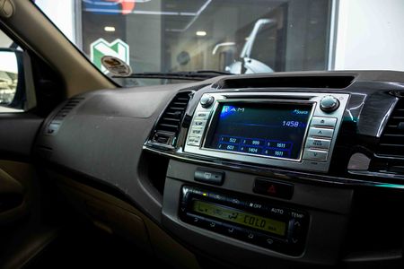 2012-Toyota-Fortuner-40-V6-Heritage-Raised-Body-Auto_15