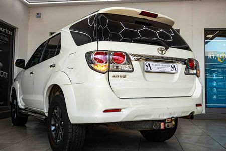 2012-Toyota-Fortuner-40-V6-Heritage-Raised-Body-Auto_7