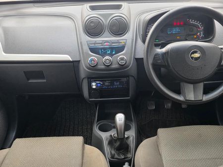 2016-Chevrolet-Utility-14-AC_17