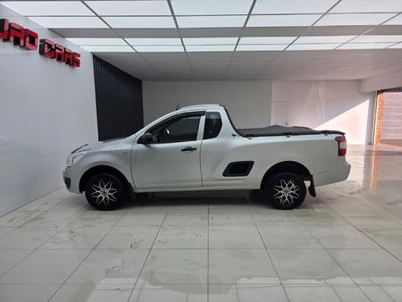 2016-Chevrolet-Utility-14-AC_3