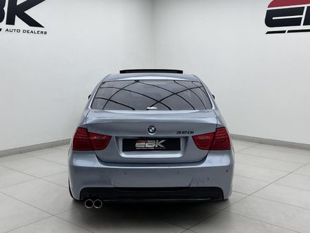 2010-BMW-3-Series-320i-Dynamic-Edition_4