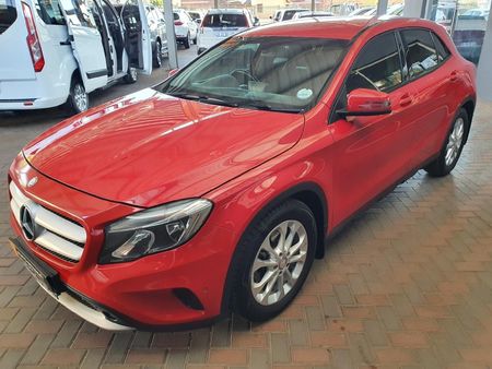 2014-Mercedes-Benz-GLA-200-CDI-Auto_5