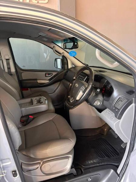 2016-Hyundai-H-1-25-CRDi-Elite-Auto_10