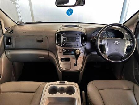 2016-Hyundai-H-1-25-CRDi-Elite-Auto_11