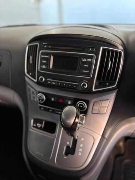 2016-Hyundai-H-1-25-CRDi-Elite-Auto_14