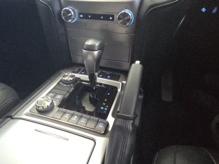 2020-Toyota-Land-Cruiser-200-LC200-45D-V8-VX-R-Black_11
