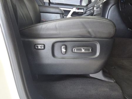 2020-Toyota-Land-Cruiser-200-LC200-45D-V8-VX-R-Black_17