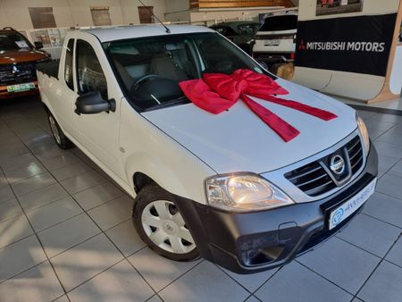 2021-Nissan-NP200-16-AC-Safety-Pack_0