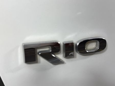 2015-Kia-Rio-12-5-dr_11