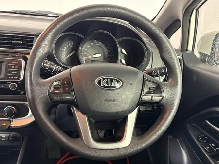 2015-Kia-Rio-12-5-dr_12