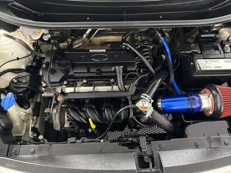 2015-Kia-Rio-12-5-dr_13