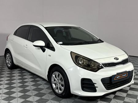2015-Kia-Rio-12-5-dr_15