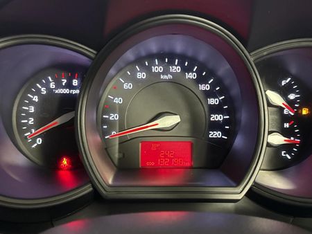 2015-Kia-Rio-12-5-dr_2