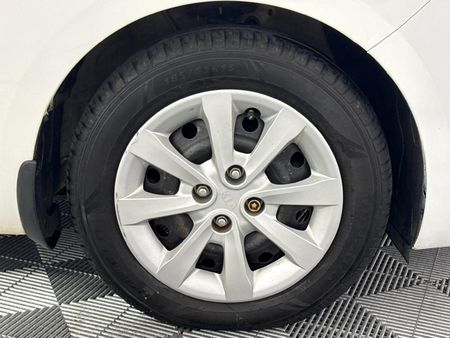 2015-Kia-Rio-12-5-dr_5