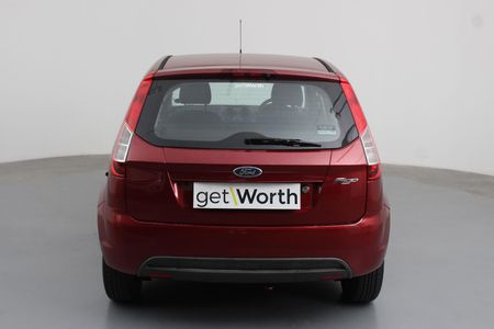 2014-Ford-Figo-14-Ambiente_5