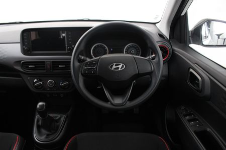 2024-Hyundai-Grand-i10-10-Motion_5
