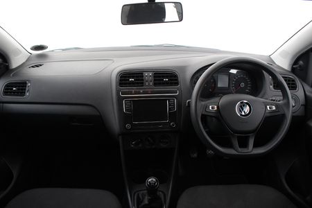 2024-Volkswagen-Polo-Vivo-14-Comfortline-5-dr_1