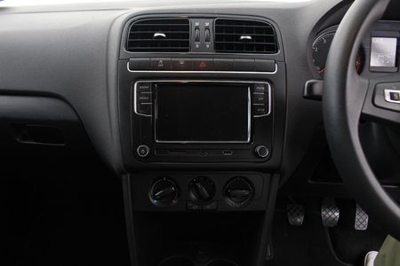 2024-Volkswagen-Polo-Vivo-14-Comfortline-5-dr_3