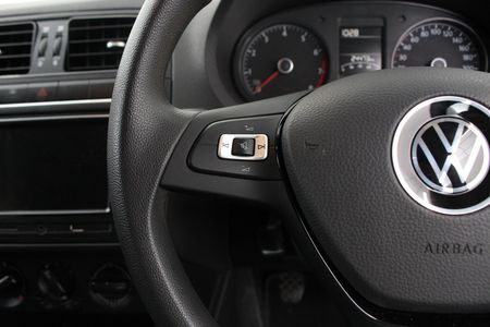 2024-Volkswagen-Polo-Vivo-14-Comfortline-5-dr_4